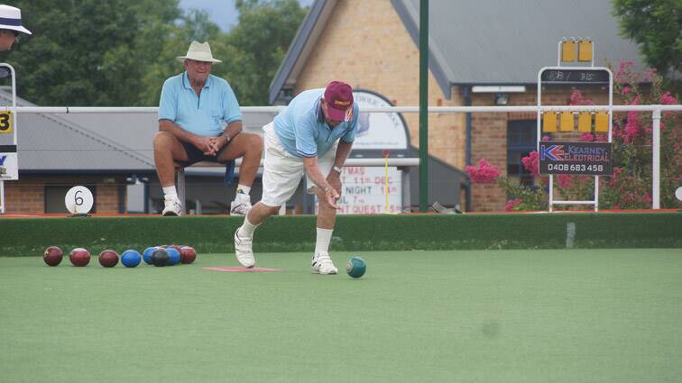 Geoff Olsen is still playing bowls regularly at age 91.