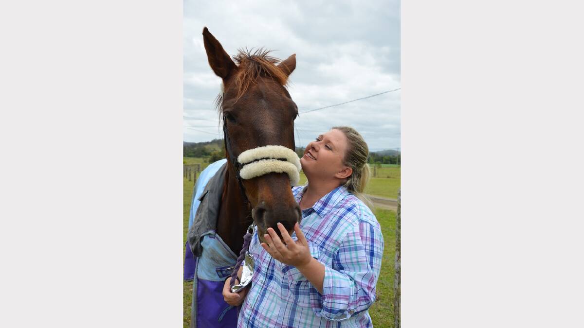 Simone Thomas with her standardbred horse Casheu