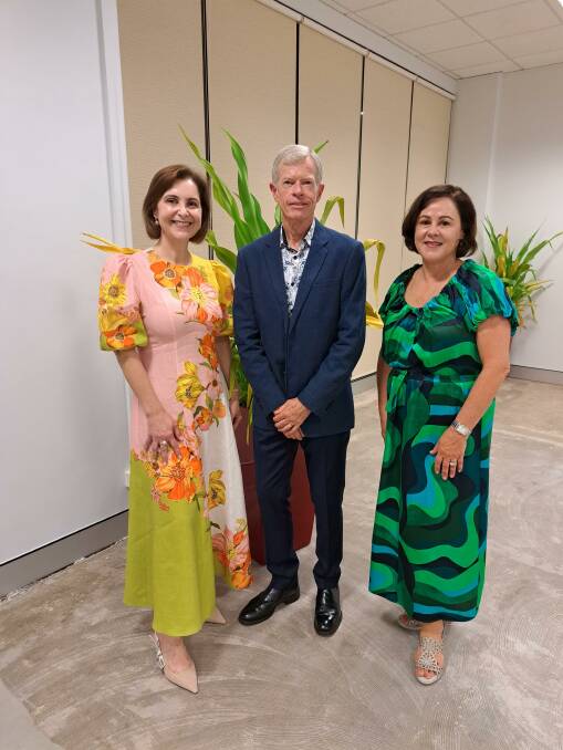 Martin Holmes with the Randazzo sisters Rosanna Spadaccini (left) and Maria Mosel at the opening.