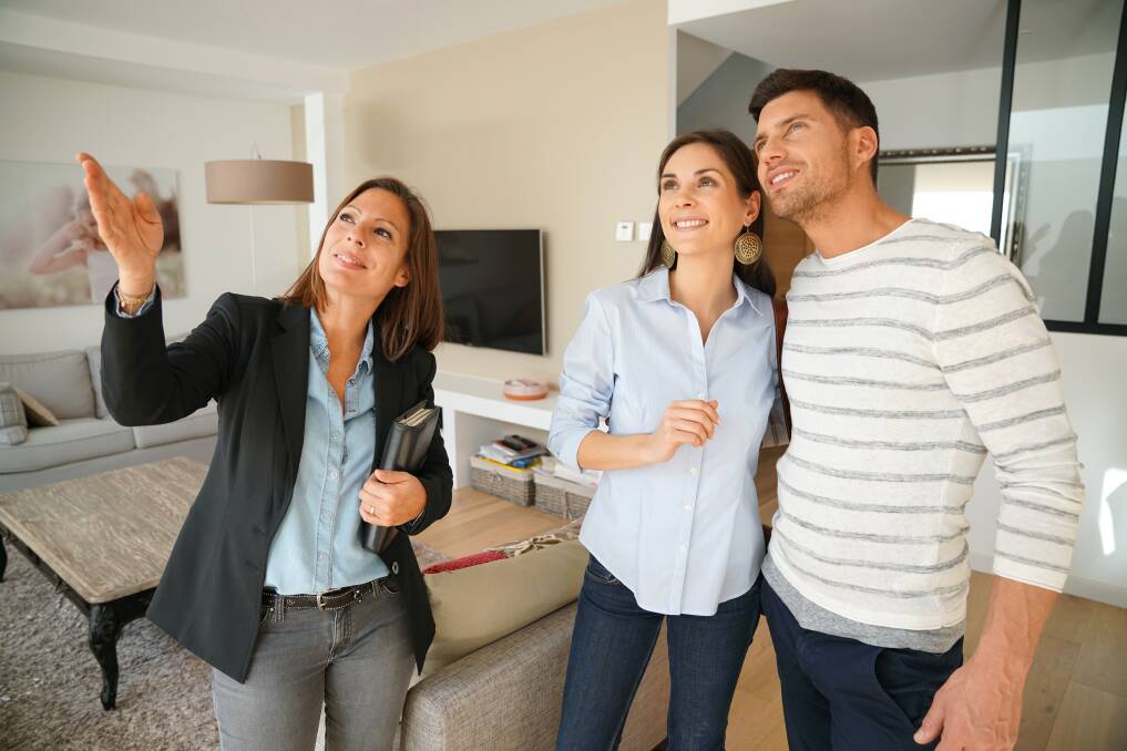 Real estate agents conduct property walkthroughs. Picture: Shutterstock.