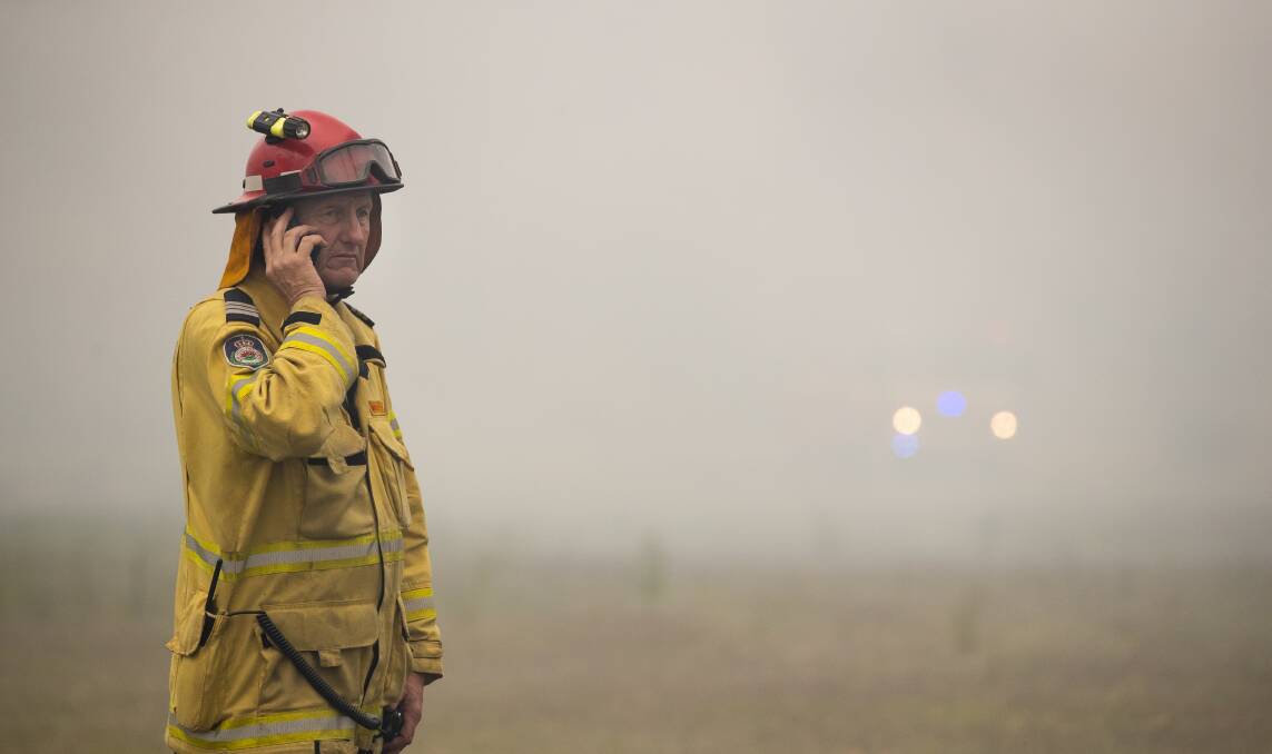 Telstra is waiving mobile bills for volunteer firefighters over December and January. Picture: Sitthixay Ditthavong