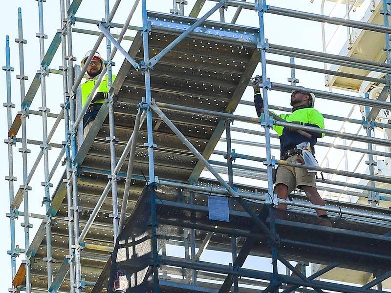 Workers are put at risk of potentially deadly falls on a third of building sites, Safework says. (Jono Searle/AAP PHOTOS)